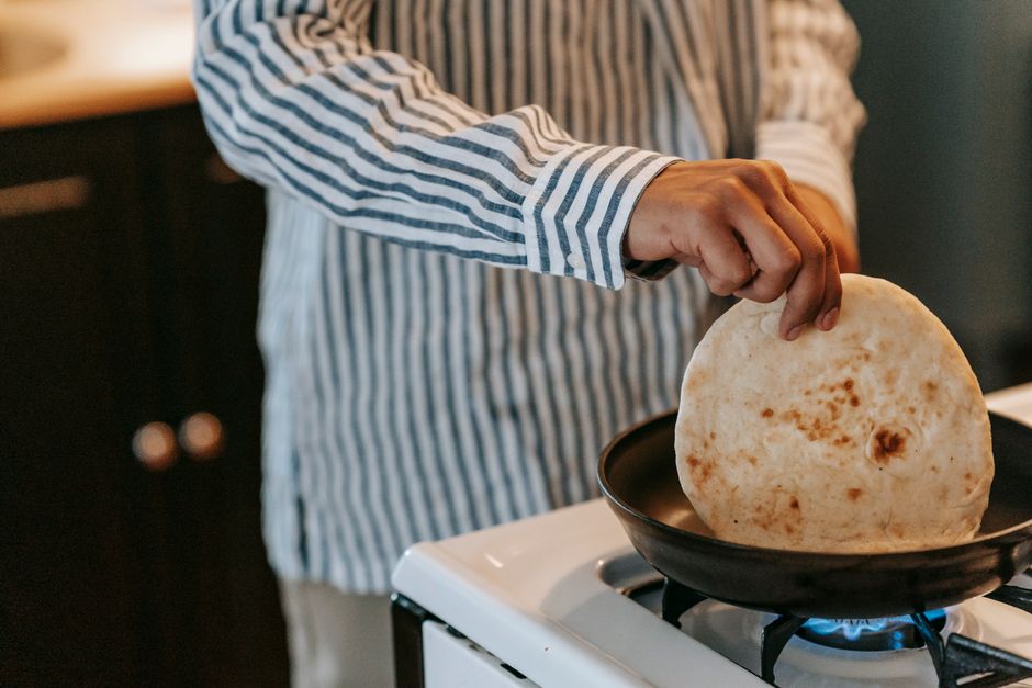 Pain pita express à la poêle : pratique pour dips