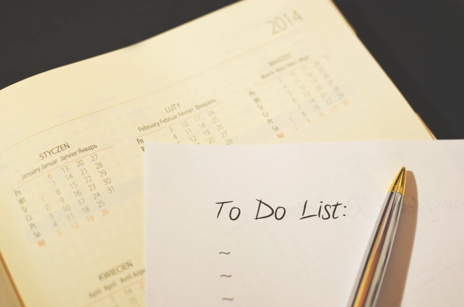 Préparer un apéro dinatoire sans stress : timing et liste